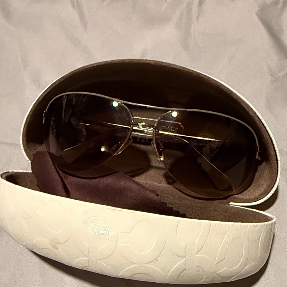 Stylish Aviator Sunglasses with Case-Coach